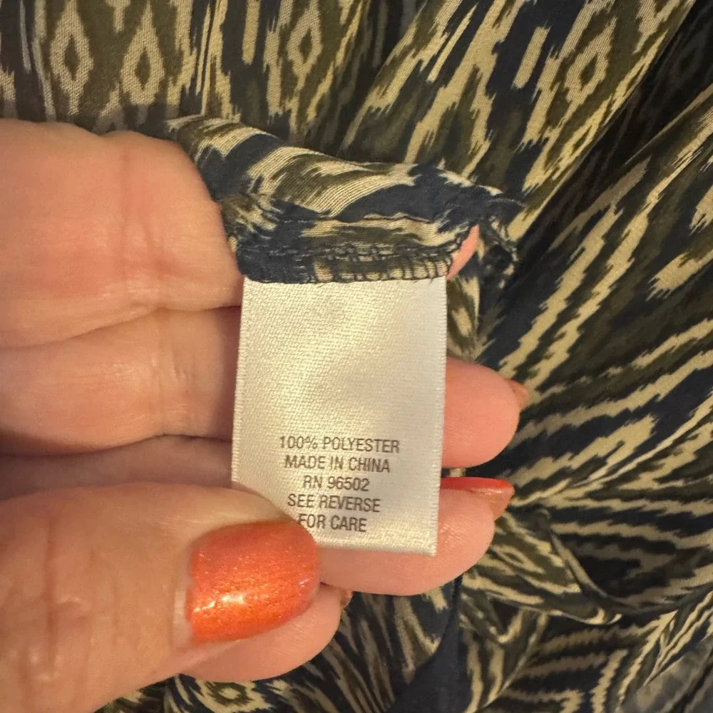 NAVY/TAN PRINT TOP w/SLEEVE DETAIL PLUS: 2X #W - Picture 11 of 12